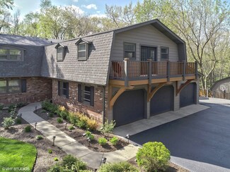 906 Bridle Ln, Cary, IL 60013