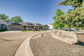 9237 W Kingsgate Ct, Boise, ID 83704