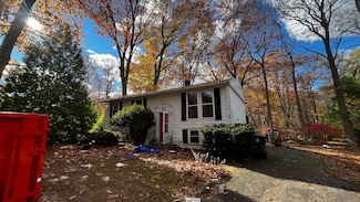 445 Lincoln Dr, Cheshire, CT 06410