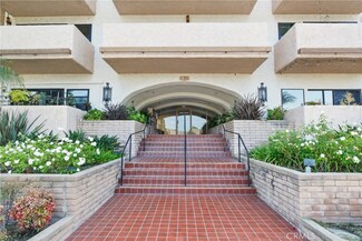 12300 Montecito Rd Unit 10, Seal Beach, CA 90740