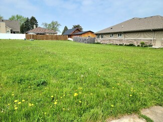 1821 N Center St, Crest Hill, IL 60403