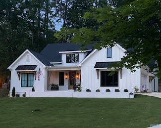 73 Cloister Ln, Scottsboro, AL 35769