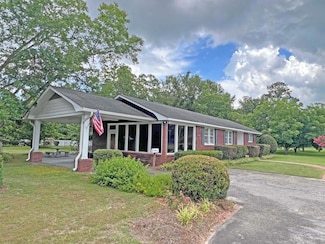 713 Harlin St, Elloree, SC 29047