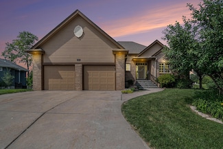 520 Coronado Cir, Carter Lake, IA 51510
