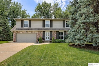 12611 Schroeder Cir, Omaha, NE 68137