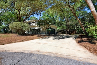 905 Woodbriar Ct, Fort Walton Beach, FL 32547