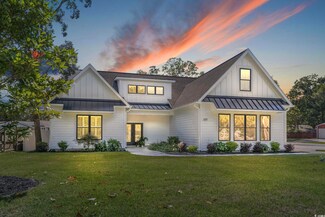 659 5th Ave N, Surfside Beach, SC 29575