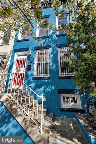 775 Kenyon St NW, Washington, DC 20010