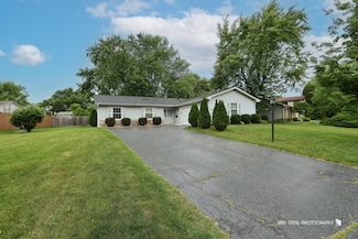 115 Red Bridge Rd, Lake Zurich, IL 60047