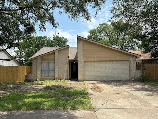 4934 Deerwood Cir, Baytown, TX 77521