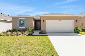 4998 Abigail Dr, Winter Haven, FL 33859