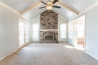 7629 N Park Ave, Kansas City, MO 64118