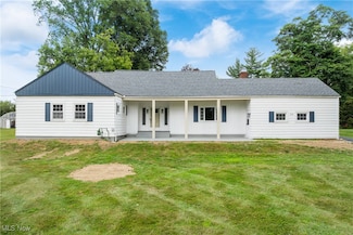 1174 Manchester Ave SW, North Lawrence, OH 44666