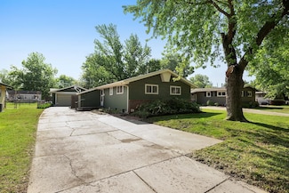 1820 N Mccomas Ave, Wichita, KS 67203