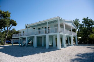 153 N Bay Harbor Dr, Key Largo, FL 33037