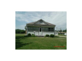 221 E 1st Ave Unit 1, Garnett, KS 66032