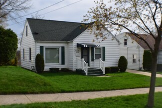 906 Malta St NE, Grand Rapids, MI 49503