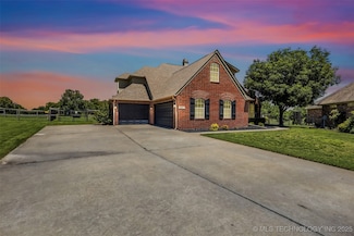 2911 N 17th St, Broken Arrow, OK 74012