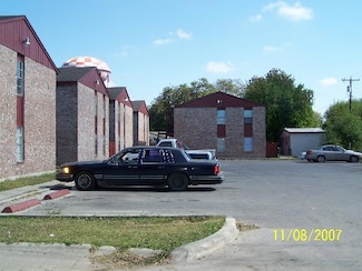 1400 Clamp Ave Unit 303, San Antonio, TX 78221