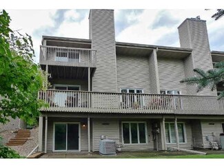 453 County Road C W, Saint Paul, MN 55113
