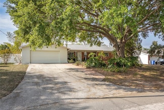 103 W Anglewood Dr, Brandon, FL 33511