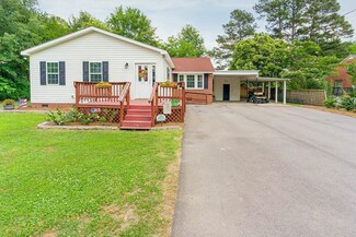 214 Oliver St, Selma, NC 27576