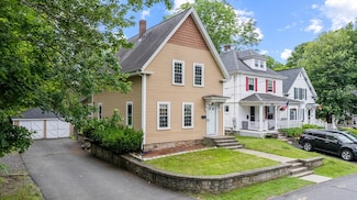 32 Dale St, Franklin, MA 02038