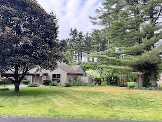 7 Queen Ann Ct, Queensbury, NY 12804