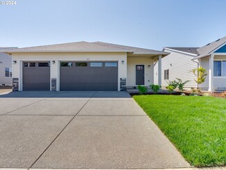 625 E 3rd St, Yamhill, OR 97148