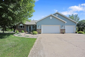 1725 Grizzly Ln, Sartell, MN 56377