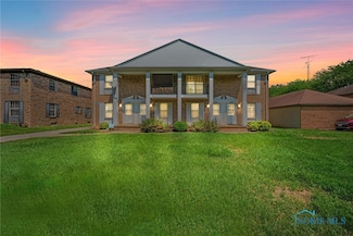 2403 Rockspring Rd, Toledo, OH 43614