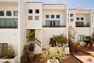 8562 W West Knoll Dr Unit 5, West Hollywood, CA 90069