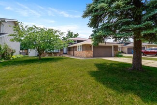 2116 44th St, Highland, IN 46322