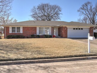 1840 Crestview Dr, Okmulgee, OK 74447