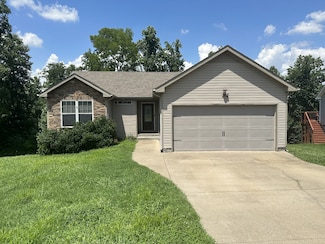 1823 Camelot Dr, Clarksville, TN 37040