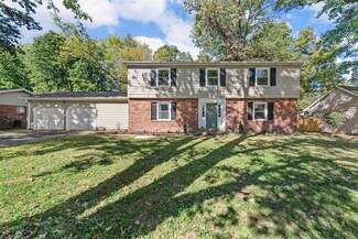 135 Ridgecrest Dr, Chesterfield, MO 63017