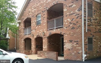 5900 Cove Landing Rd Unit 201, Burke, VA 22015