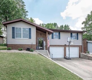 145 Lake Vista Dr, Carlyle, IL 62231