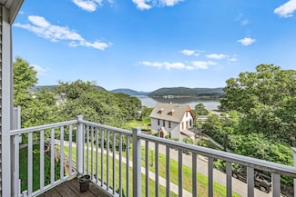 422 Northview Ct, Peekskill, NY 10566