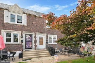 5238 Gramercy Dr, Clifton Heights, PA 19018
