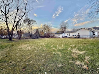 18 S Pearl St, Janesville, WI 53548