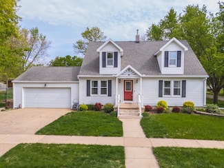 212 E 6th St, Gridley, IL 61744