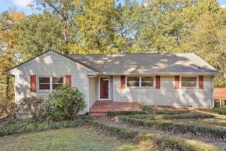 561 W Shadowlawn Dr, Chattanooga, TN 37404