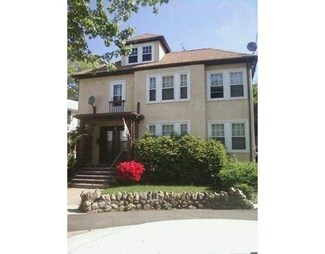 18 Glenwood Cir, Lynn, MA 01902