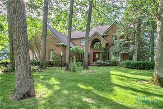 350 Pine Valley Rd, Holland, OH 43528