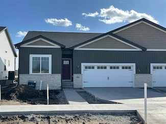 925 Eisenhower Blvd, North Liberty, IA 52317