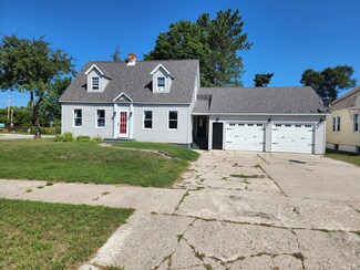 216 W Avenue B, Newberry, MI 49868