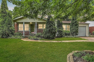 140 Saint Benedict Ln, Florissant, MO 63033