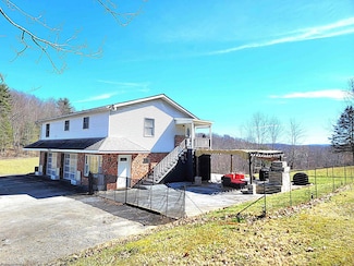 72 Taylor Ln, Newburg, WV 26410