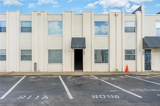 909 Pacific Ave Unit D, Virginia Beach, VA 23451